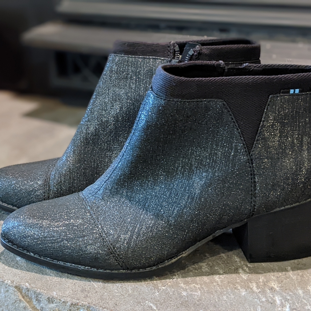 TOMS booties black size 8